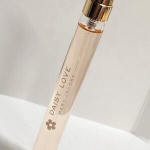 Marc Jacobs Daisy Love EDT Spray